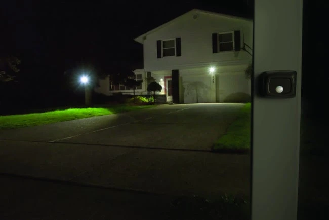 Détecteur à Piles Noir Netbright, MR BEAMS 1 Détecteur à Piles Noir Netbright, MR BEAMS