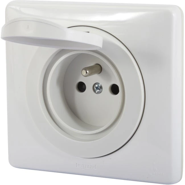 Prise Avec Terre étanche Céliane, LEGRAND 1 Prise Avec Terre étanche Céliane, LEGRAND