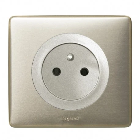 Legrand Céliane – Prise 2P+T Standard – Ensemble Titane Complet 1 Legrand Céliane – Prise 2P+T Standard – Ensemble Titane Complet
