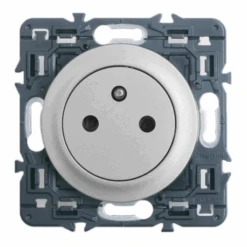 Legrand Céliane – Prise 2P+T Surface Affleurante – Ensemble Titane à Griffes – à Composer
