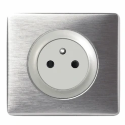 Legrand Céliane – Prise 2P+T Surface Affleurante – Ensemble Aluminium Complet