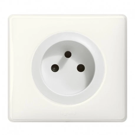 Legrand Céliane – Prise 2P Standard – Ensemble Blanc Complet 1 Legrand Céliane – Prise 2P Standard – Ensemble Blanc Complet